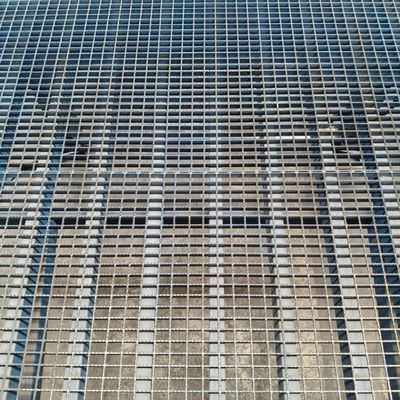 38mm I-Bar Flat Steel Grating Slip-Resistant and Anti-Skid for Enhanced Workplace Safety