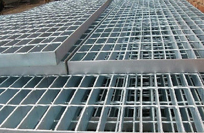 Serrated Bar Hot Dip Galvanized Q235B Grating Stair Treads