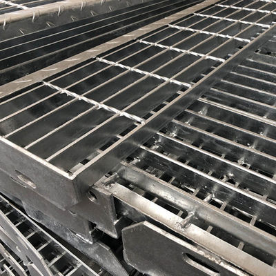 Serrated Bar Hot Dip Galvanized Q235B Grating Stair Treads