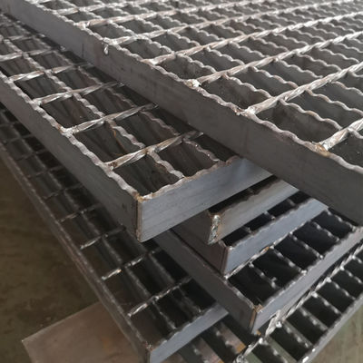 Serrated Bar Hot Dip Galvanized Q235B Grating Stair Treads