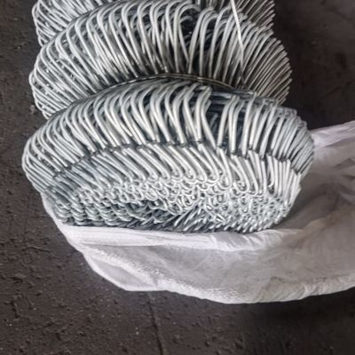 Tinggi 1,8m kawat diameter 4mm mesh 90*90mm Keamanan Industrial Chain Link Pagar