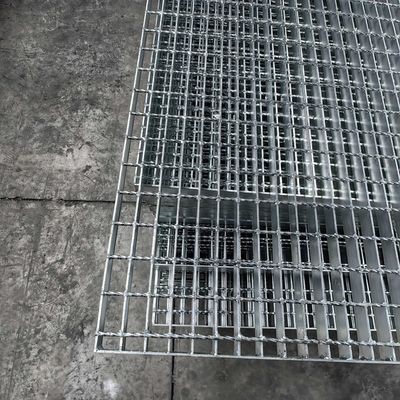 Korosi yang sangat baik dan ketahanan cuaca Anti Skid Grating / Non Slip Grating