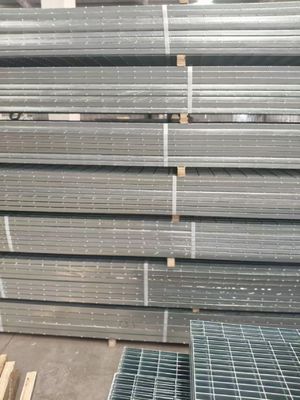Bangunan pusat perbelanjaan dukungan beban api dan tahan ledakan perak baja grid