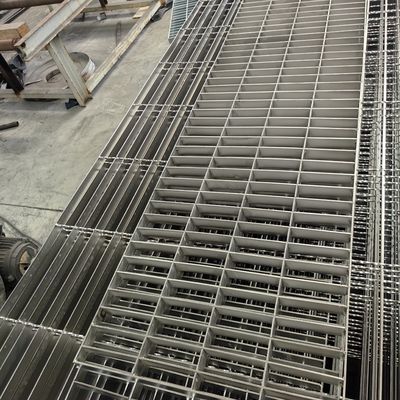 3mm Cross Bar Non Slip Industrial Welded Steel Grating dengan Standar YB/T4001.1-2007