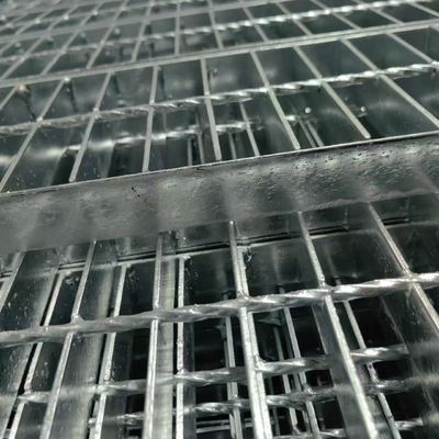Gaya Modern Flat Bar Grating dengan Daya Tahan yang Ditingkatkan