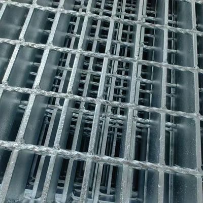 Modern Industrial Steel Grating Dengan Cerah Dan Lemes Hot Galvanized Finish
