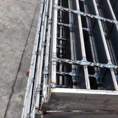 Inovatif Steel Floor Decking Grating