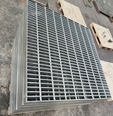 30x30mm Galvanized Industrial Steel Grating Dengan 3mm Cross Bar Dengan Tekanan Mesin