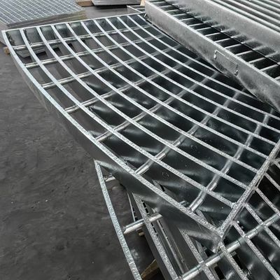 Hot Dip Galvanized Steel Bar Grating dengan Mesin Tekanan Las