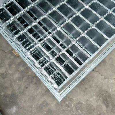 Platform grating logam bergerigi kekuatan tinggi Beban berat dalam lingkungan korosif