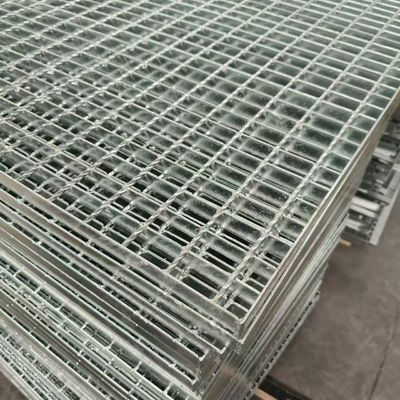 Top Notch Serrated Steel Grating untuk aman dan aman berjalan permukaan di setiap pengaturan