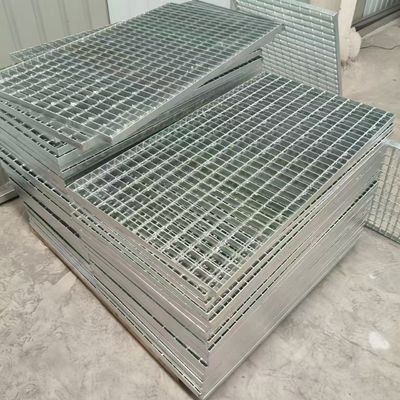 Hot Galvanized Industrial Steel Grating Ditingkatkan Sifat Anti karat