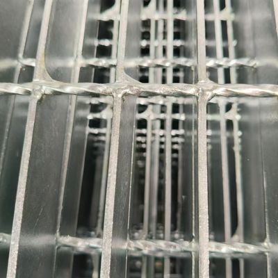 Anti Skid Heavy Duty Carbon Steel Grating Untuk Pengolahan Limbah Luar Ruang