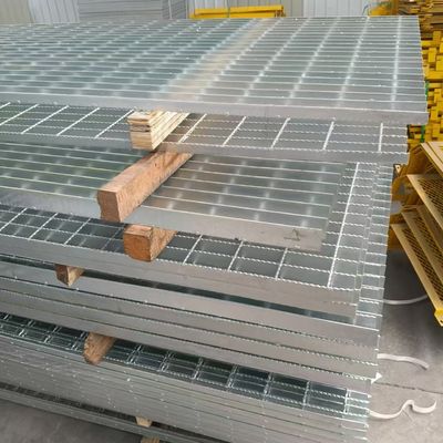 Anti-slip dan ventilasi yang baik Industrial Steel Grating untuk aplikasi laut