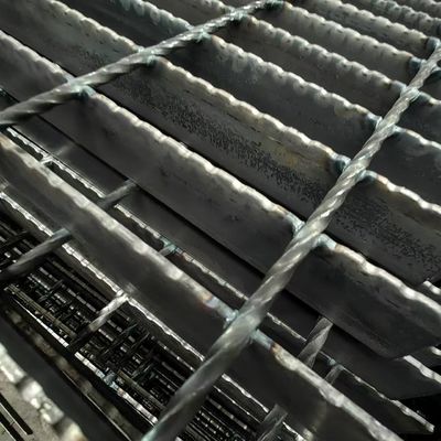 PVDF Cat Kekuatan Industrial Steel Grating Plate 8mm Bearing Bar