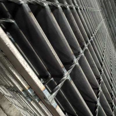 Anti-slip grating stainless steel mudah dipasang Daya tahan yang sangat baik dan ketahanan korosi