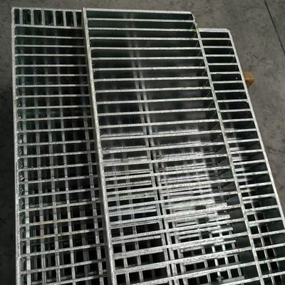 Anti slip Galvanized persegi panjang baja Grating dengan ketahanan abrasi yang sangat baik