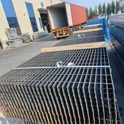 Q235 30mm X 10mm Galvanized Metal Safety Grid Dengan Bolts Proof Tamper