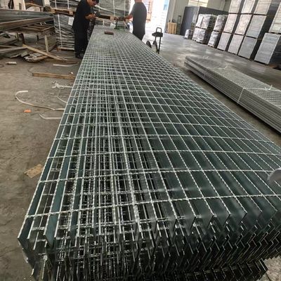 Modern 30mm Pitch Industrial Flat Steel Grating dengan permukaan halus yang cerah