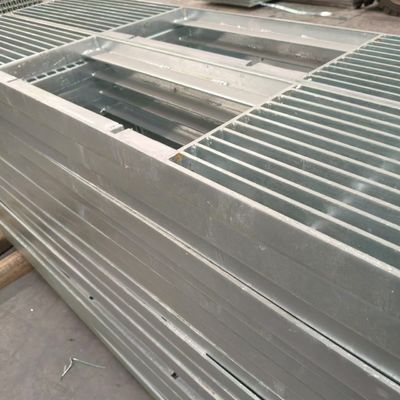 Hot-dip Galvanized Stainless Steel Grating Korosi tahan Ventilasi Pelindung Jalan Tol Atap Luar