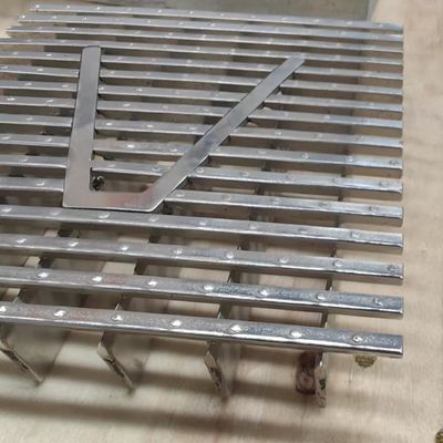 30mm Bearing Pitch Steel Grids untuk lantai industri