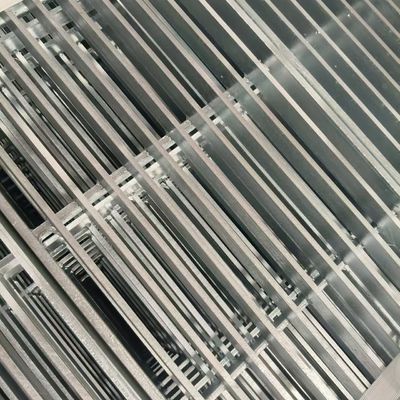 Aluminium Bar Grating Kuat tahan lama dan serbaguna untuk lantai industri