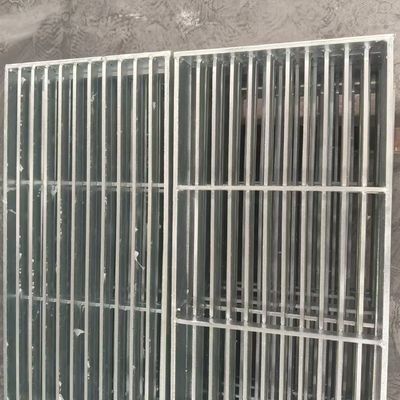 Grid baja dengan perlindungan api yang sangat baik Kapasitas beban yang kuat di lantai pabrik