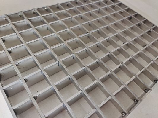 30mm Bantalan aluminium open bar grating Open Mesh Korosi Resistant Untuk Industri 900x3000mm