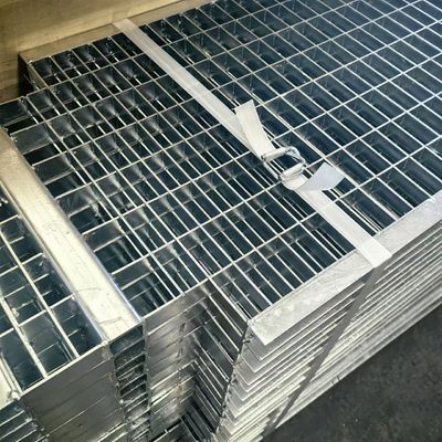 Perak Cerah 3mm Cross Bar Hot Galvanized Steel Grating Untuk Bahan Bangunan