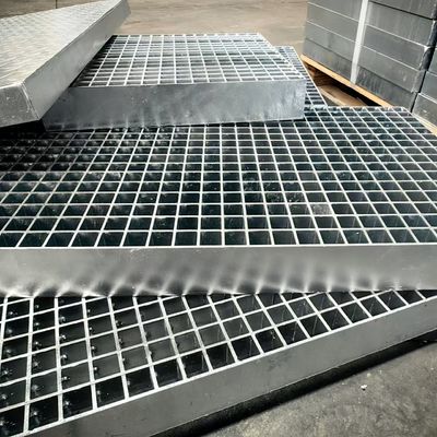 Modern Hot dip Galvanized Steel Grating dengan Mesin Tekanan Pengelasan dan 30mm Bearing Bar Pitch