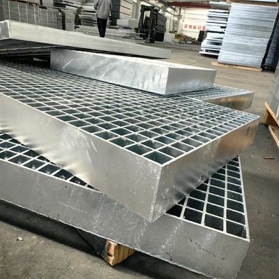 Decking Floor Hot Dip Galvanized Steel Grating Dengan 30mm Bearing Bar Spacing