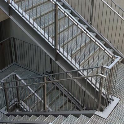 Industri modern stainless steel lantai Grating Dengan Galvanized Bearing Bar