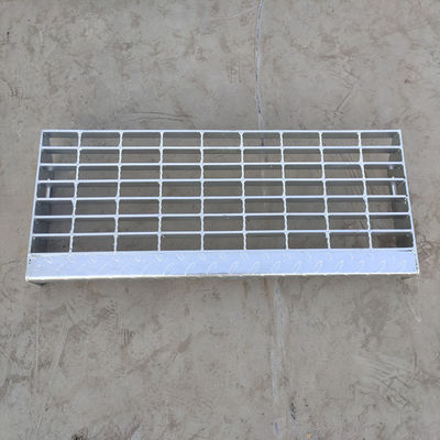 0.3-0.8mm Ketebalan baja langkah G303/30/100 untuk lingkungan korosif