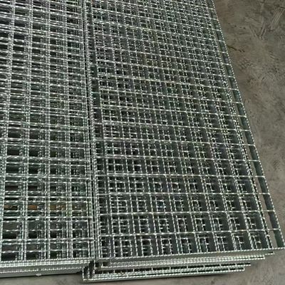 30mm Bearing Bar Pitch Serrated Steel Grating OEM Tersedia