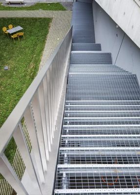 3mm Ketebalan Bar Cross Flat Steel Grating Untuk Sistem Drainase Tugas Berat