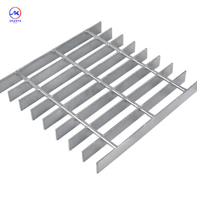 30mm Pitch Industrial Steel Grating Welded Konstruksi tahan lama