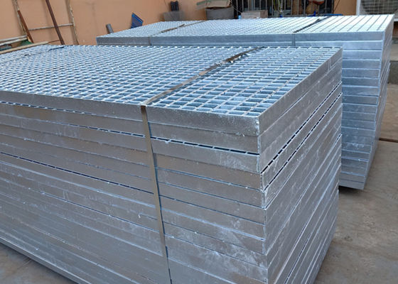 58 * 5 Heavy Duty Steel Grating / Steel Walkway Grating Untuk Deck Plain Bar
